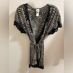 In Bloom by Jonquil Tan/Black Leopard print short robe